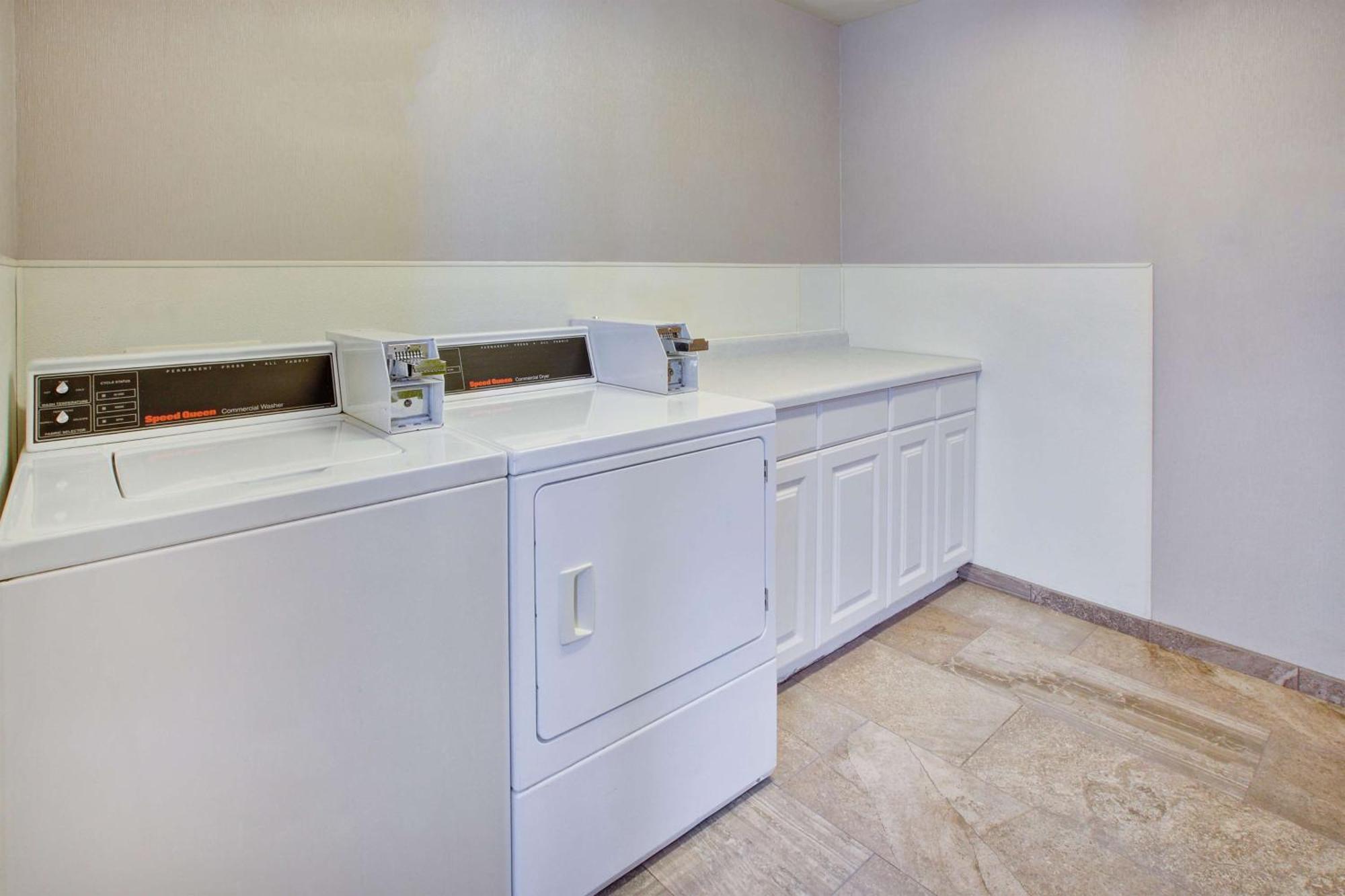 Hilton Garden Inn Chesterton Bagian luar foto